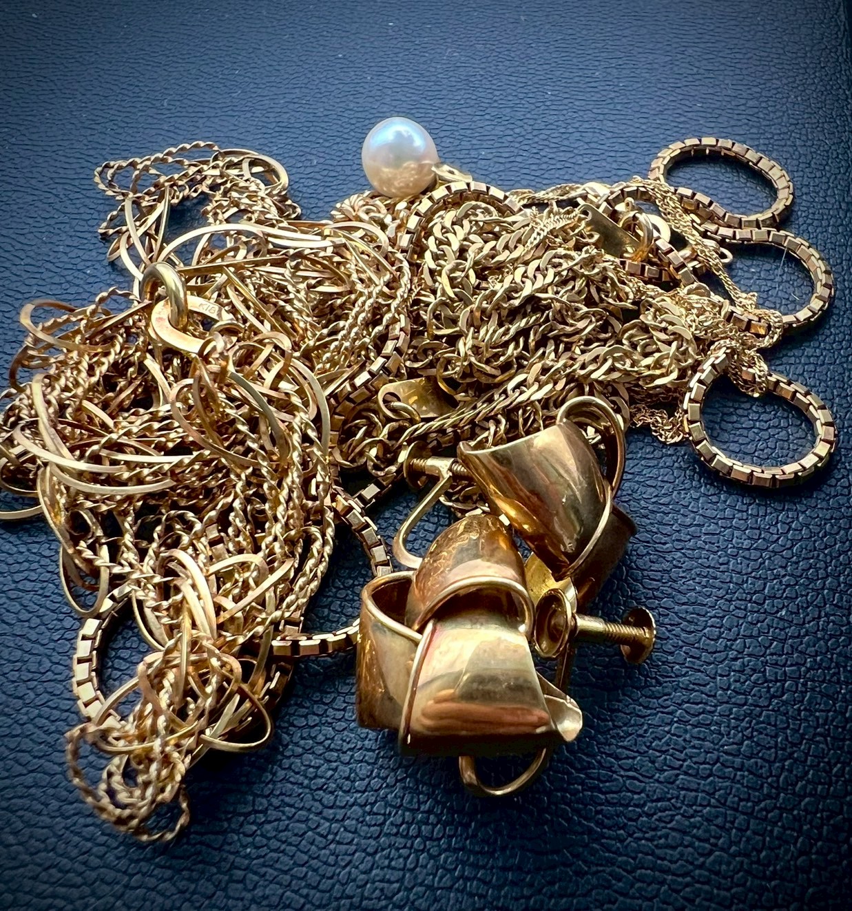 銀座屋立花店でK18ネックレス・リングを買取！金相場高騰の今が売り時