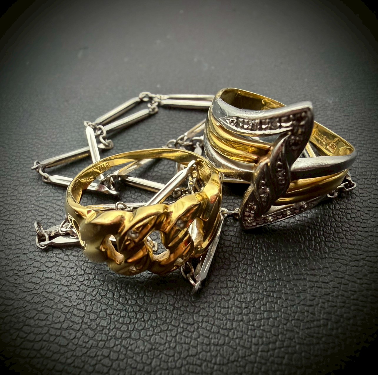 ✨ゴールド＆プラチナの輝き✨ K18リングとK18Pt900コンビリングをお